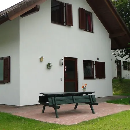 Comfortable Holiday In Reimboldshausen With Terrace Dom wakacyjny