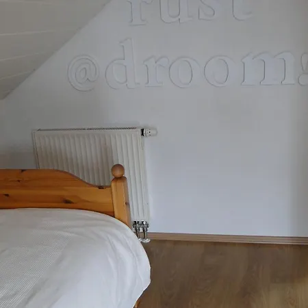 Comfortable Holiday In Reimboldshausen With Terrace Dom wakacyjny *